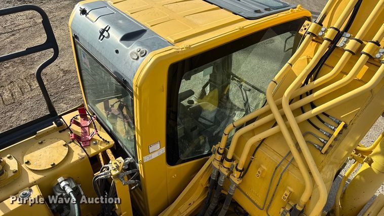 image for item EC4530 2015 Komatsu PC490LC-11 excavator