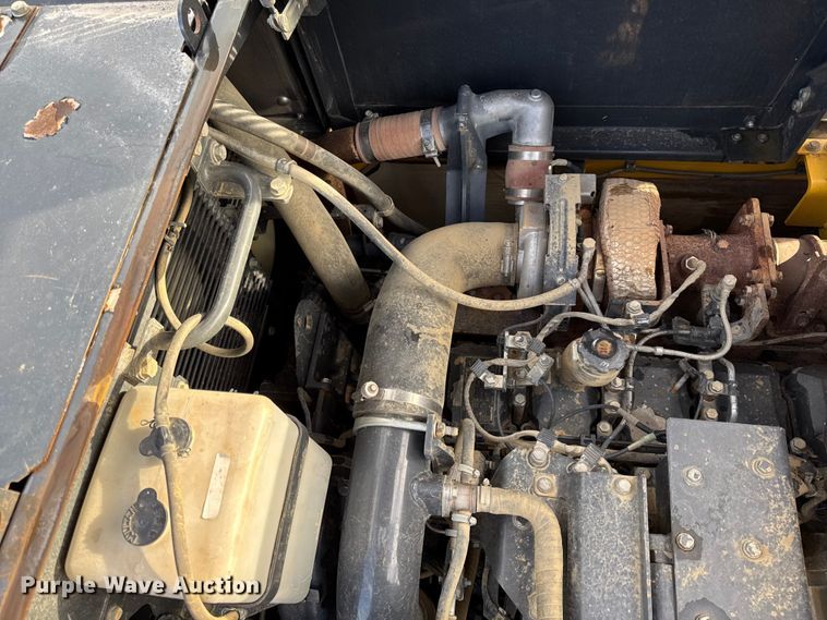 image for item EC4530 2015 Komatsu PC490LC-11 excavator