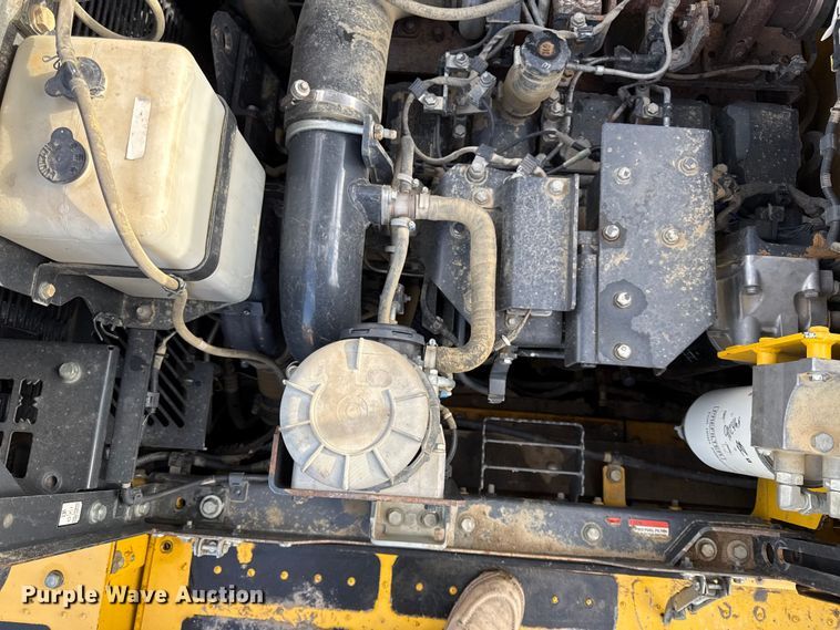 image for item EC4530 2015 Komatsu PC490LC-11 excavator