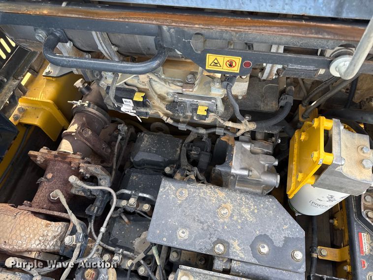 image for item EC4530 2015 Komatsu PC490LC-11 excavator