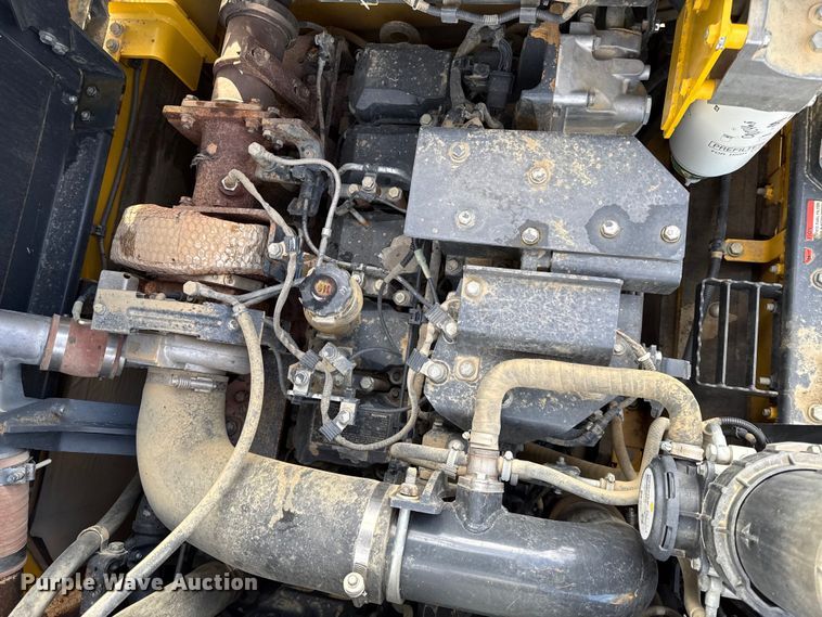 image for item EC4530 2015 Komatsu PC490LC-11 excavator