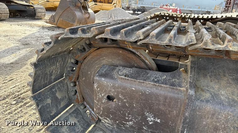 image for item EC4530 2015 Komatsu PC490LC-11 excavator