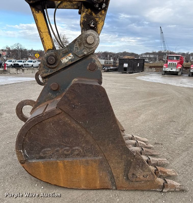 image for item EC4531 2002 Komatsu PC300LC-6 excavator