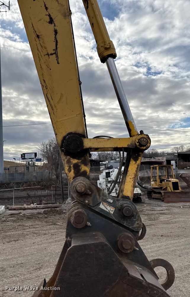 image for item EC4531 2002 Komatsu PC300LC-6 excavator