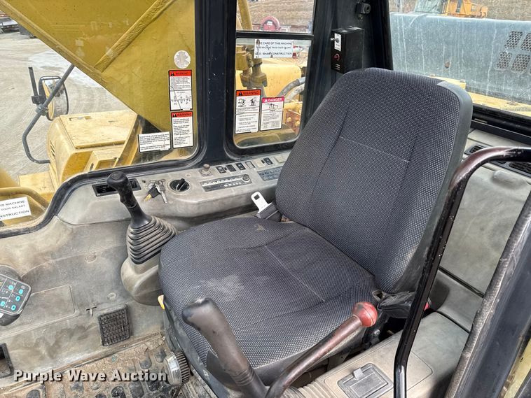 image for item EC4531 2002 Komatsu PC300LC-6 excavator