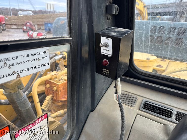 image for item EC4531 2002 Komatsu PC300LC-6 excavator