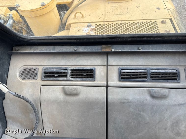 image for item EC4531 2002 Komatsu PC300LC-6 excavator