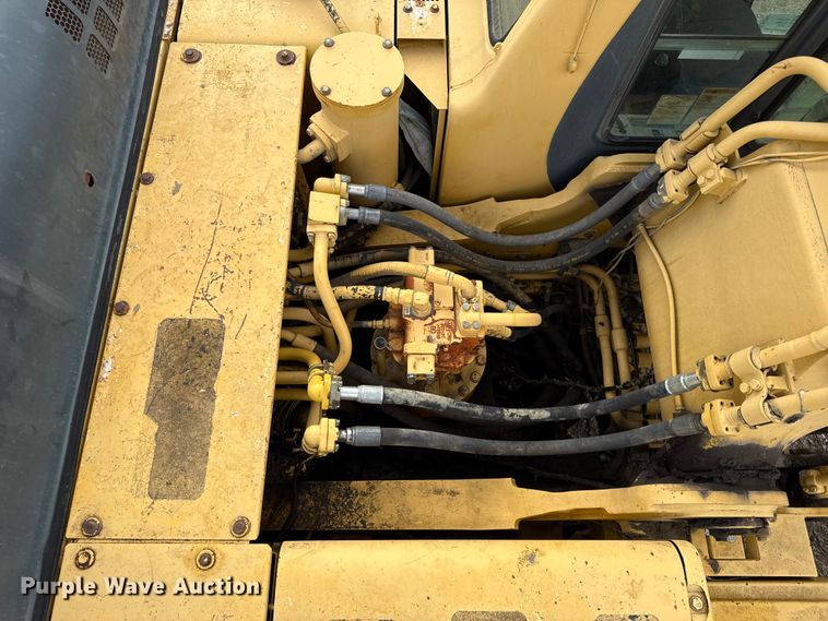 image for item EC4531 2002 Komatsu PC300LC-6 excavator