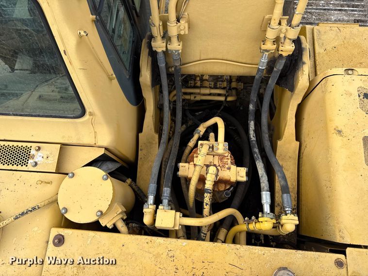 image for item EC4531 2002 Komatsu PC300LC-6 excavator