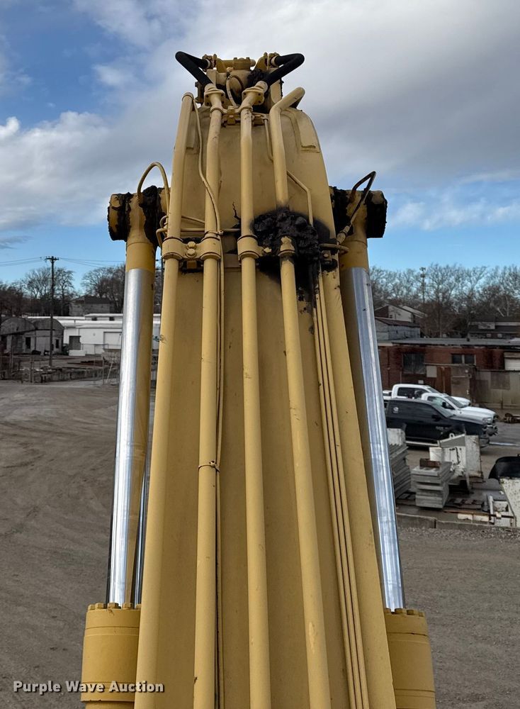 image for item EC4531 2002 Komatsu PC300LC-6 excavator