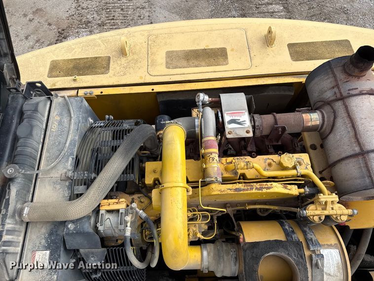 image for item EC4531 2002 Komatsu PC300LC-6 excavator