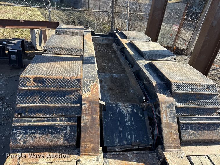 image for item EC4534 2014 Trail King lowboy equipment trailer