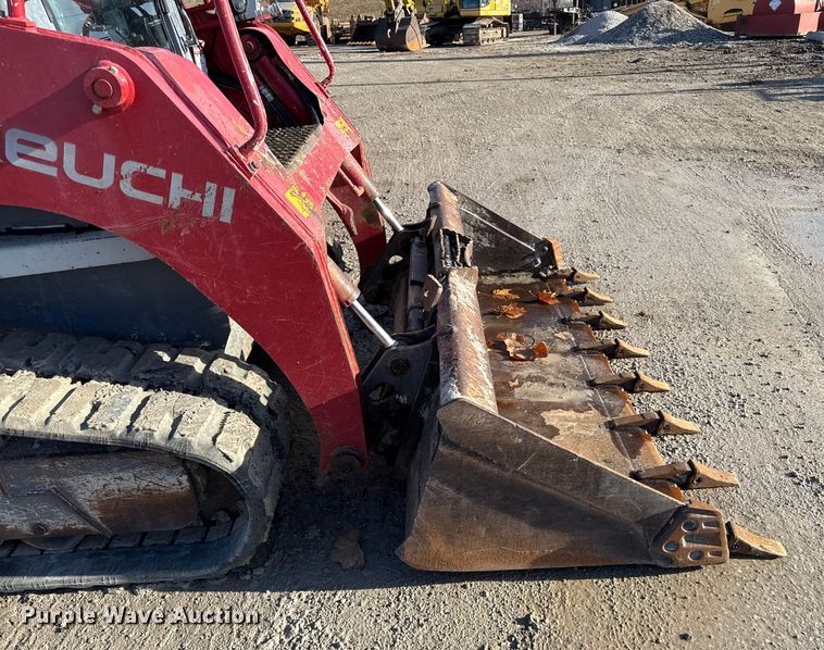image for item EC4535 2015 Takeuchi TL8 tracked skid steer loader