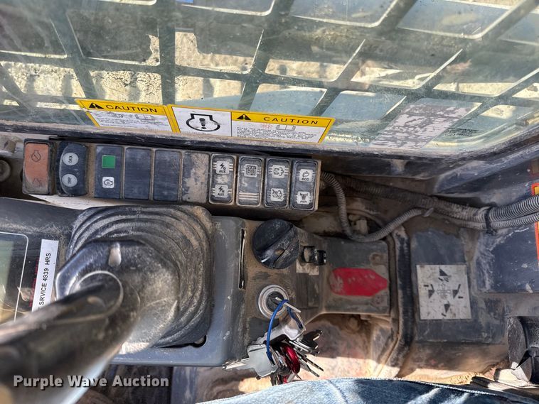 image for item EC4535 2015 Takeuchi TL8 tracked skid steer loader