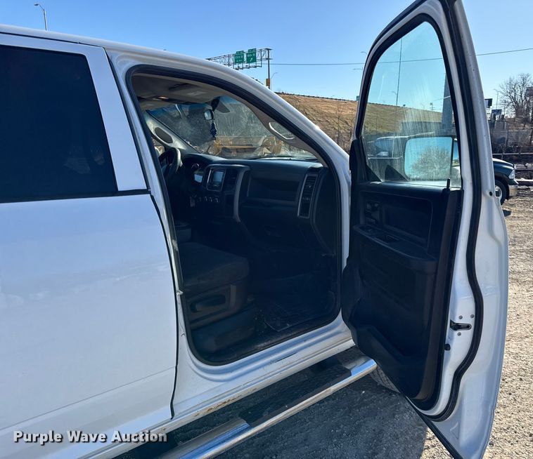 image for item EC4538 2017 RAM 2500 Crew Cab pickup truck