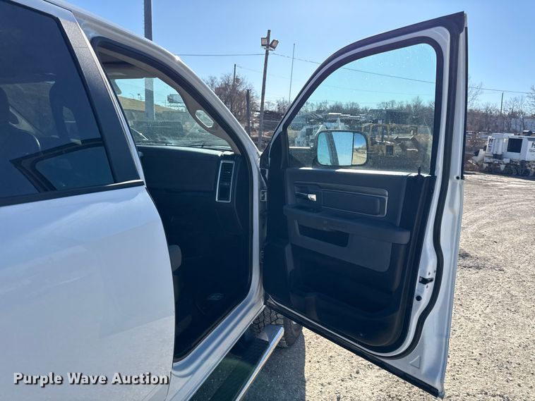 image for item EC4541 2017 RAM 2500 Crew Cab pickup truck