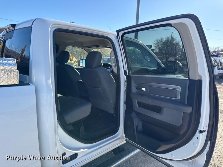 image for item EC4541 2017 RAM 2500 Crew Cab pickup truck