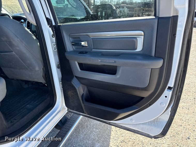 image for item EC4541 2017 RAM 2500 Crew Cab pickup truck