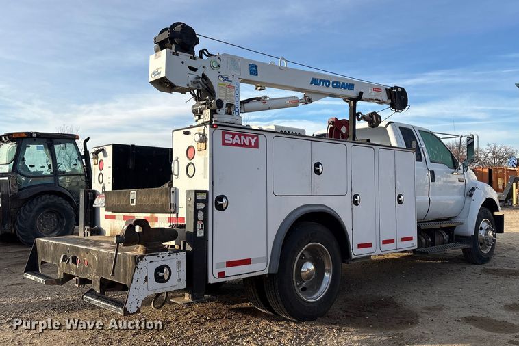 image for item EC8171 2008 Ford F650 Super Duty utility / service truck