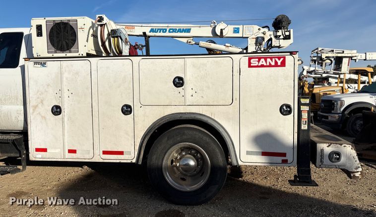 image for item EC8171 2008 Ford F650 Super Duty utility / service truck