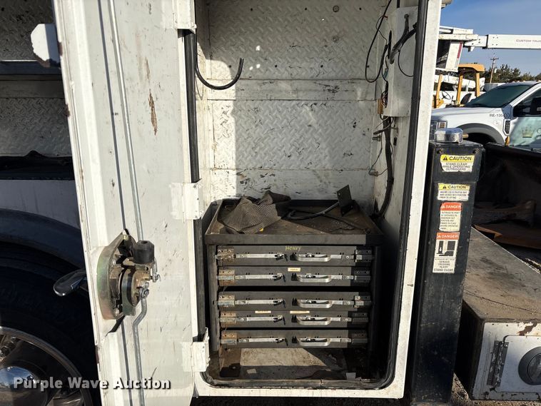 image for item EC8171 2008 Ford F650 Super Duty utility / service truck