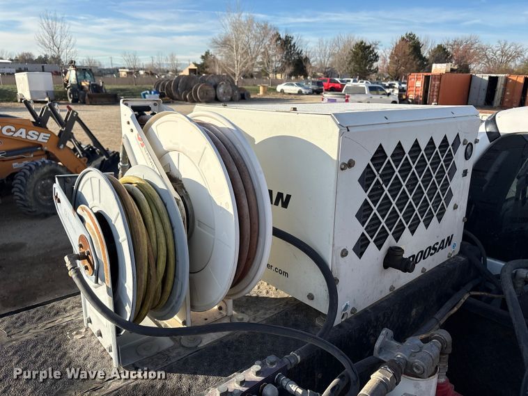 image for item EC8171 2008 Ford F650 Super Duty utility / service truck