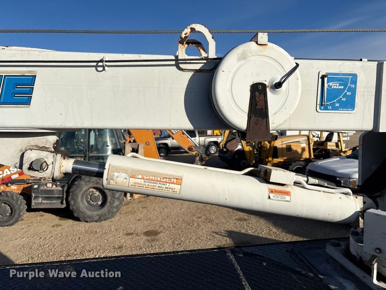 image for item EC8171 2008 Ford F650 Super Duty utility / service truck