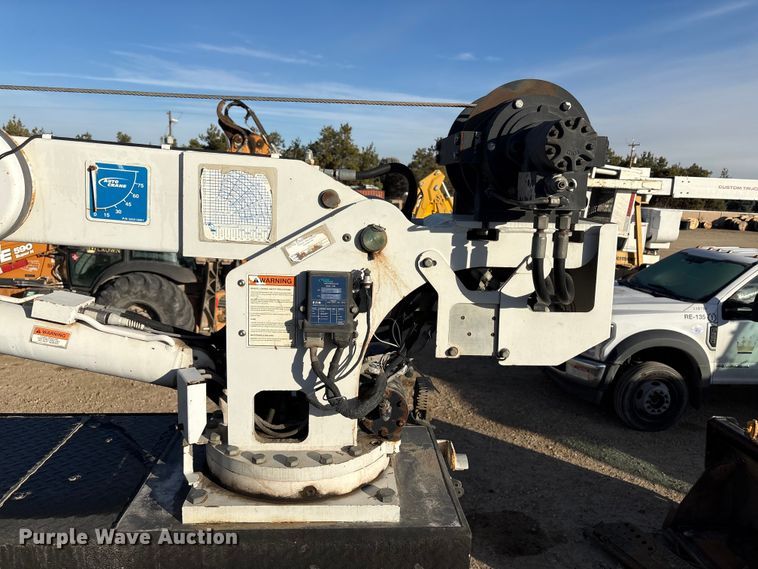 image for item EC8171 2008 Ford F650 Super Duty utility / service truck