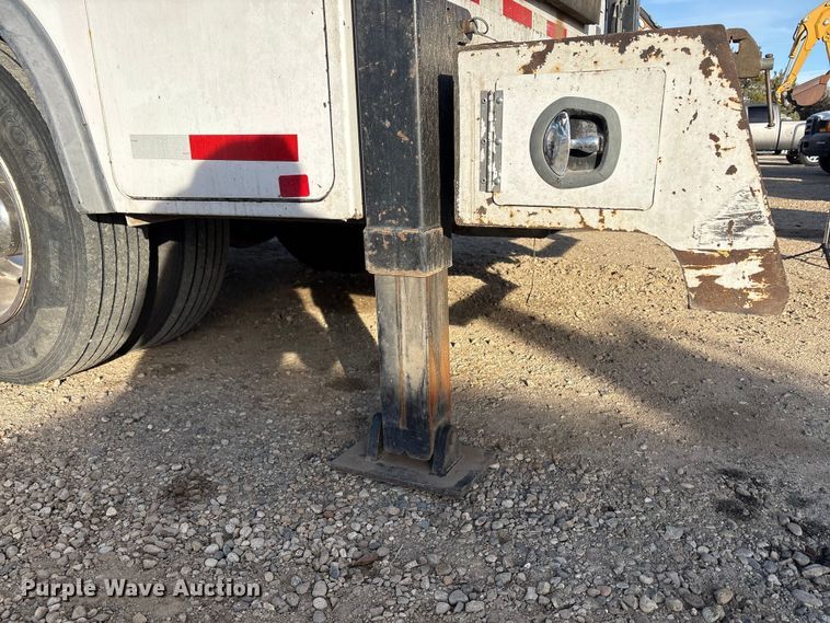 image for item EC8171 2008 Ford F650 Super Duty utility / service truck