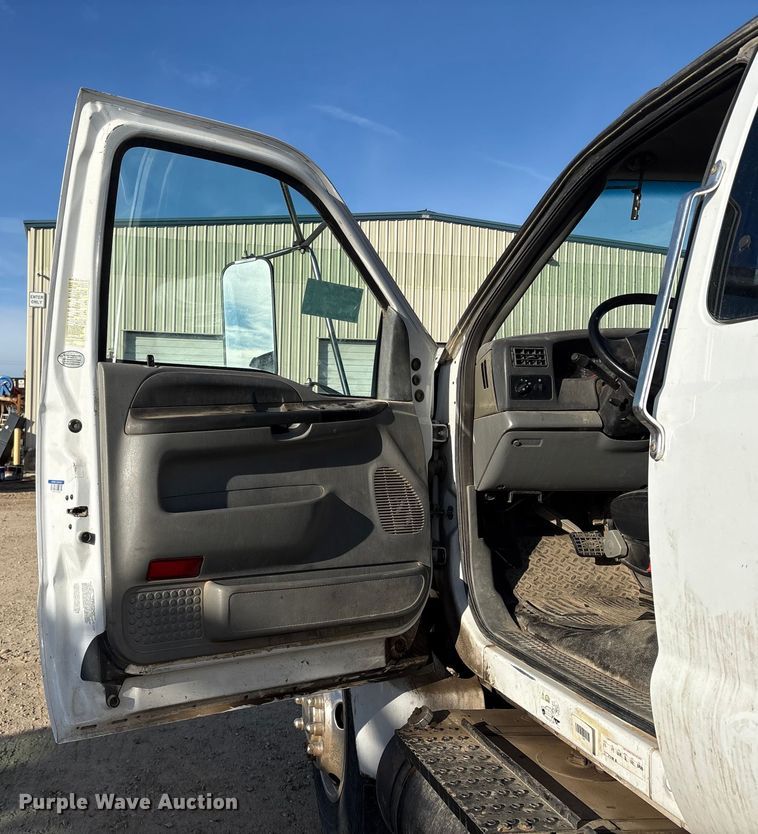 image for item EC8171 2008 Ford F650 Super Duty utility / service truck