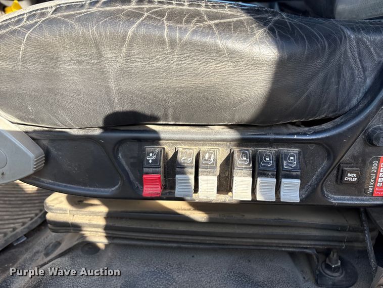 image for item EC8171 2008 Ford F650 Super Duty utility / service truck