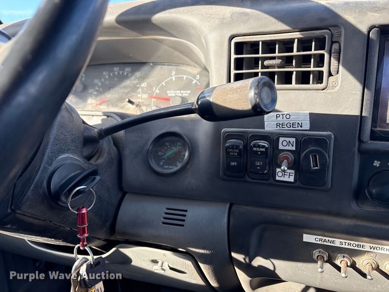 image for item EC8171 2008 Ford F650 Super Duty utility / service truck