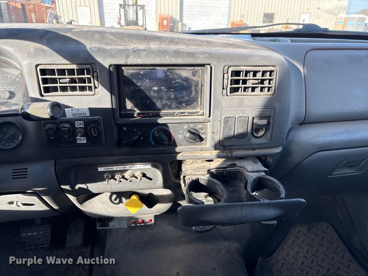 image for item EC8171 2008 Ford F650 Super Duty utility / service truck