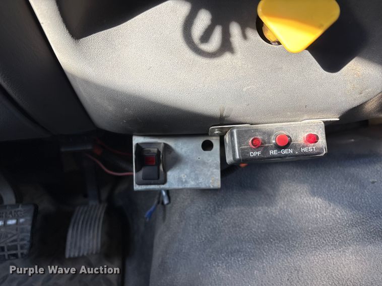 image for item EC8171 2008 Ford F650 Super Duty utility / service truck