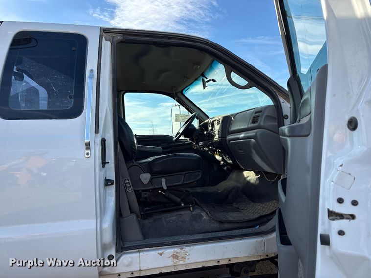 image for item EC8171 2008 Ford F650 Super Duty utility / service truck