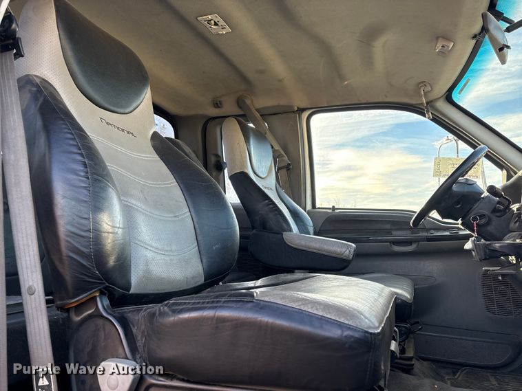 image for item EC8171 2008 Ford F650 Super Duty utility / service truck