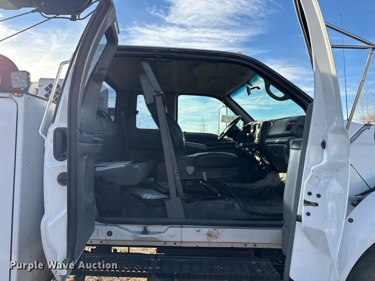 image for item EC8171 2008 Ford F650 Super Duty utility / service truck