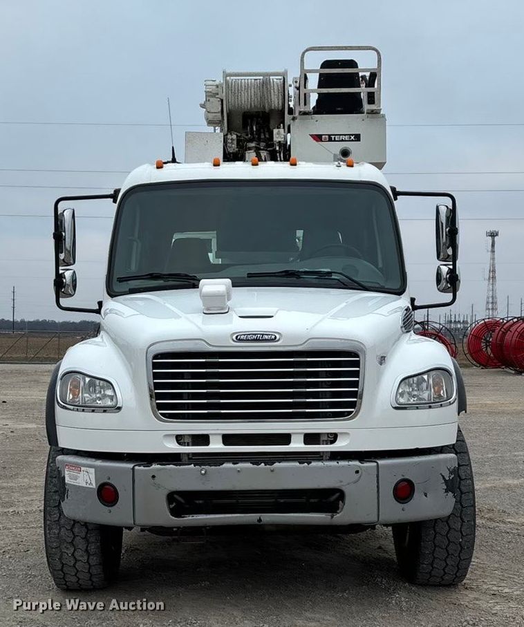 image for item ED2432 2012 Freightliner Business Class M2 digger derrick truck