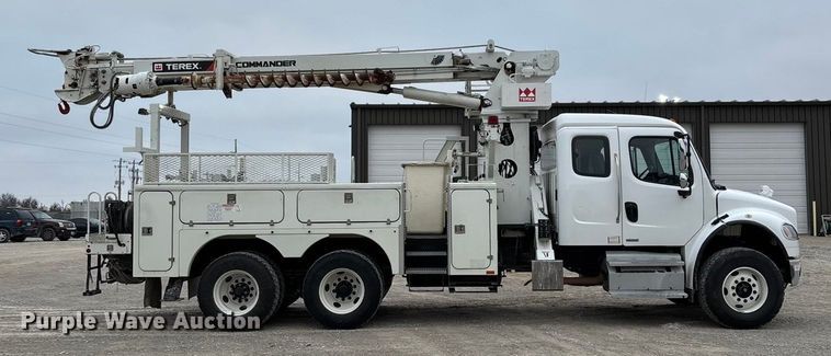 image for item ED2432 2012 Freightliner Business Class M2 digger derrick truck