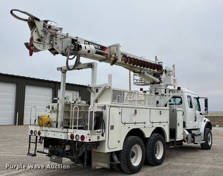 image for item ED2432 2012 Freightliner Business Class M2 digger derrick truck