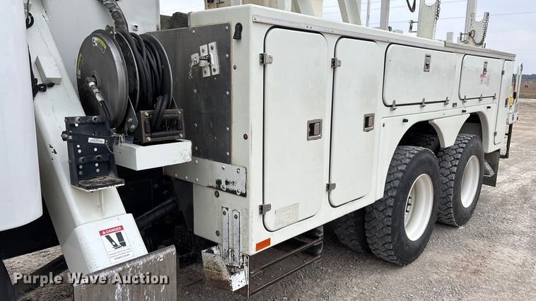 image for item ED2432 2012 Freightliner Business Class M2 digger derrick truck