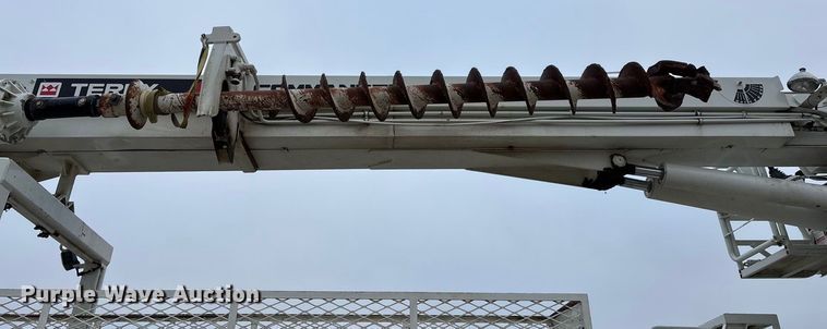 image for item ED2432 2012 Freightliner Business Class M2 digger derrick truck