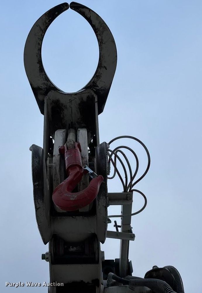 image for item ED2432 2012 Freightliner Business Class M2 digger derrick truck