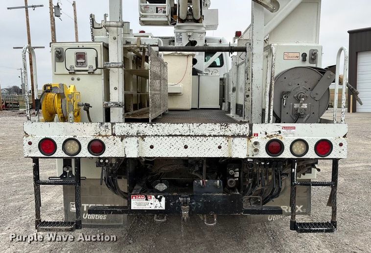 image for item ED2432 2012 Freightliner Business Class M2 digger derrick truck