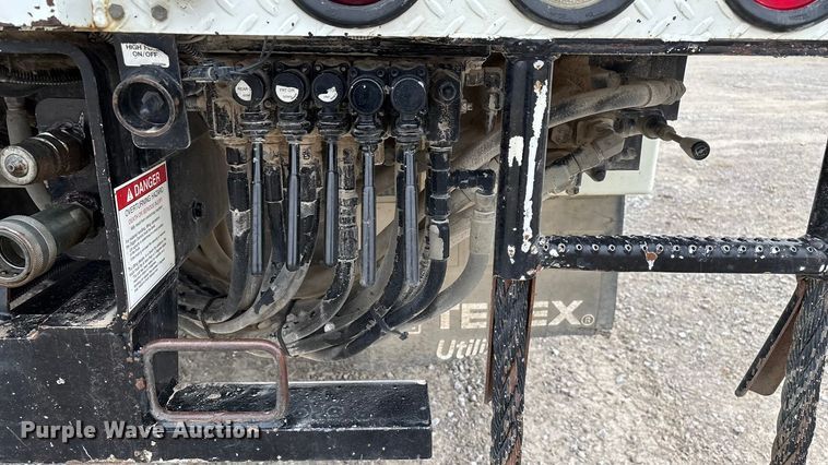 image for item ED2432 2012 Freightliner Business Class M2 digger derrick truck