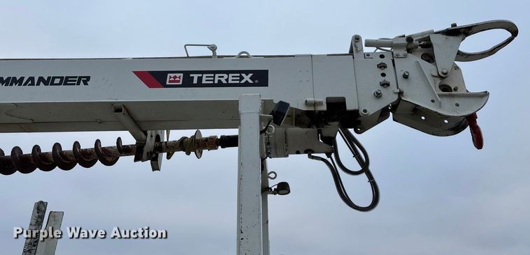 image for item ED2432 2012 Freightliner Business Class M2 digger derrick truck