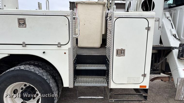 image for item ED2432 2012 Freightliner Business Class M2 digger derrick truck