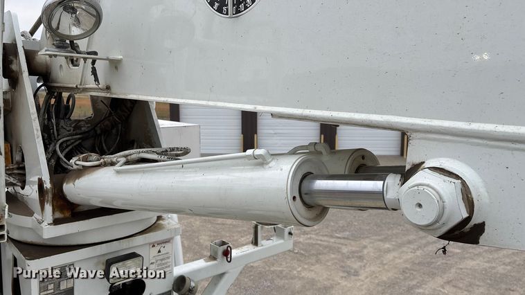 image for item ED2432 2012 Freightliner Business Class M2 digger derrick truck