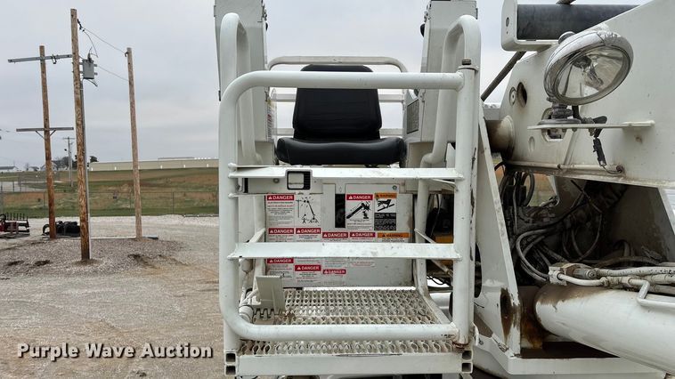 image for item ED2432 2012 Freightliner Business Class M2 digger derrick truck