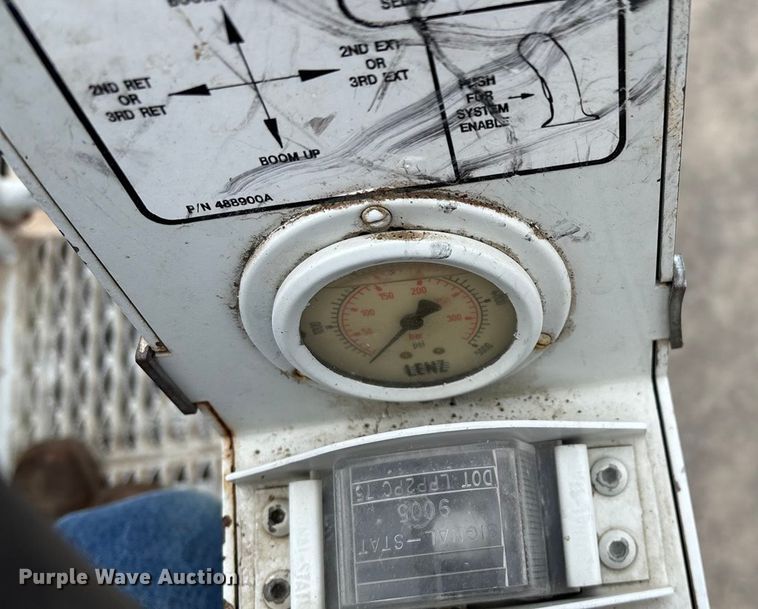 image for item ED2432 2012 Freightliner Business Class M2 digger derrick truck